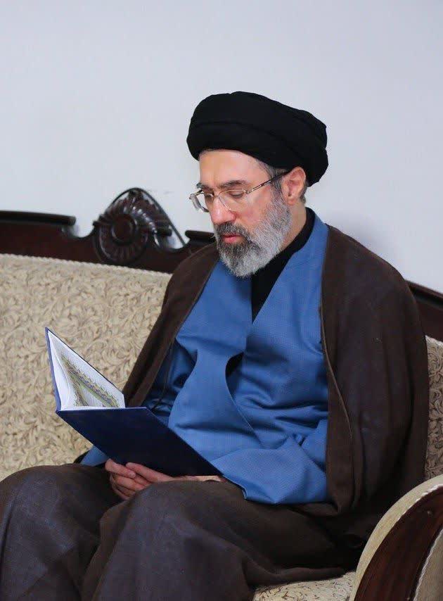 بیعت اساتید دانشکده هدی با سومین رهبر انقلاب اسلامی