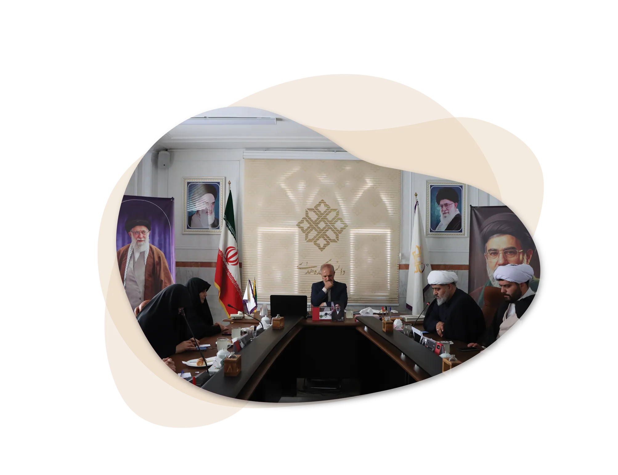 بزرگداشت چهلمین روز خاکسپاری غم‌انگیز رهبر شهید انقلاب اسلامی در دانشکده هدی